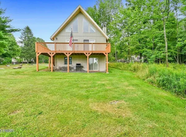 Elegant Townhome with Gourmet Kitchen